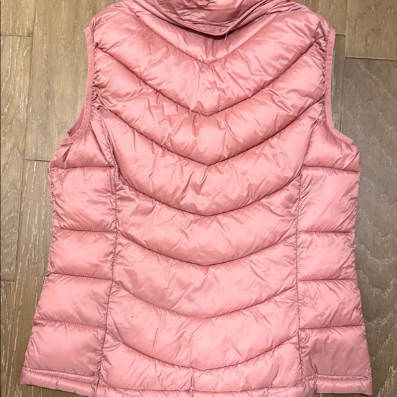 Charter Club Blush Puffer Vest with detachable hoodie and travel bag - Picture 7 of 12